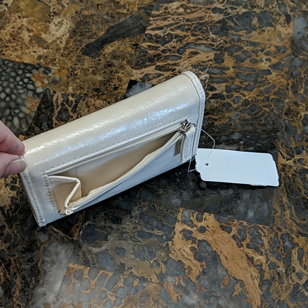 Ivory Wallet (NWT) - Picture 4 of 6